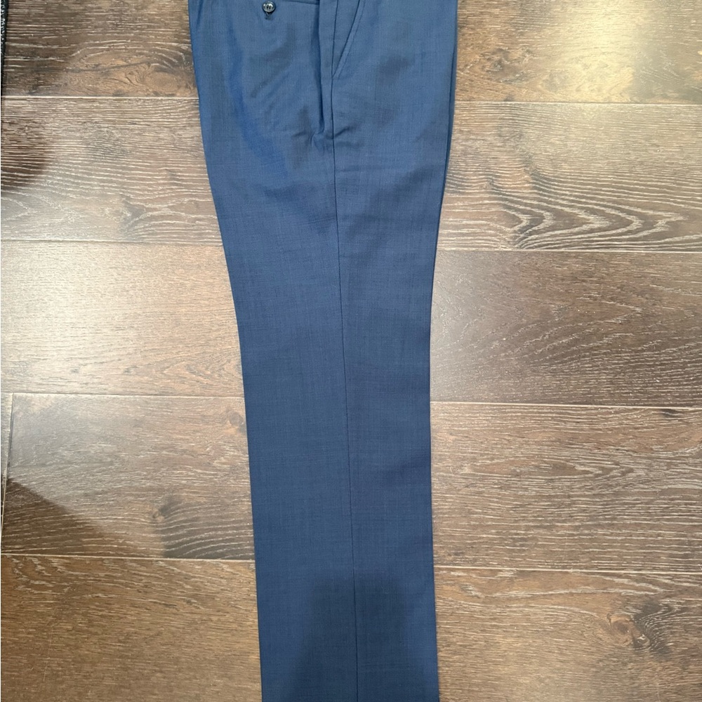 Tommy Hilfiger 3 piece suit - Picture 2 of 11